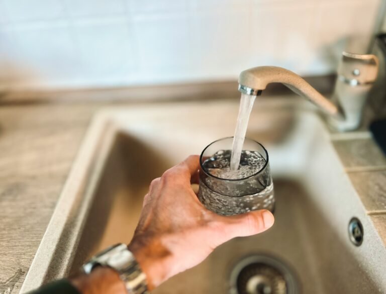 L’eau du robinet est-elle vraiment potable en France ?